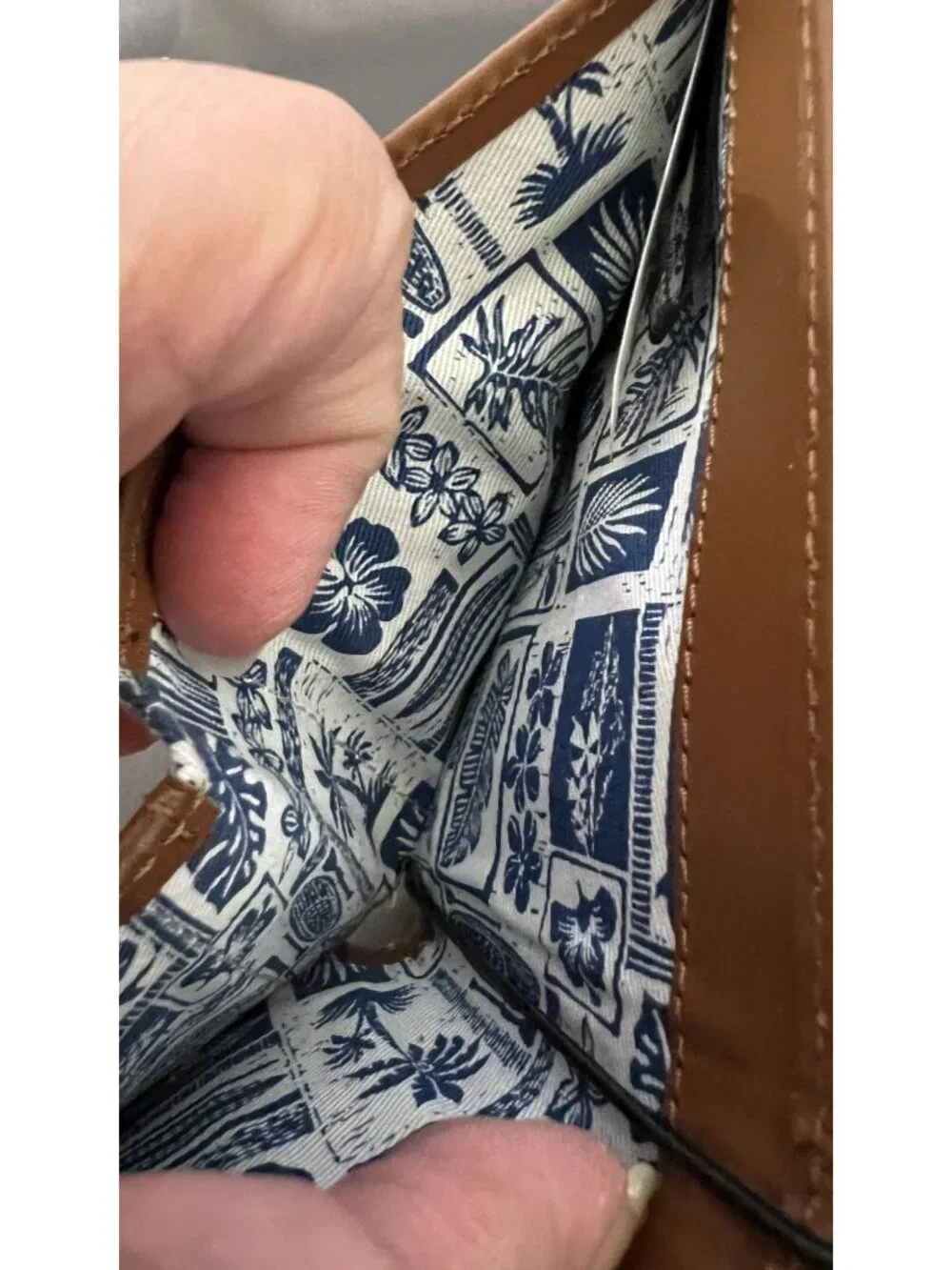 Tommy Bahama Tan Leather Wallet In Box Stylish Tropical Accent